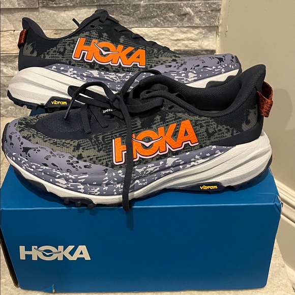Hoka Shoes - New!! Hoka women's speedgoat 6 sneakers